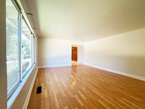 10035 Geri Ln in Gilroy, CA - Building Photo - Building Photo