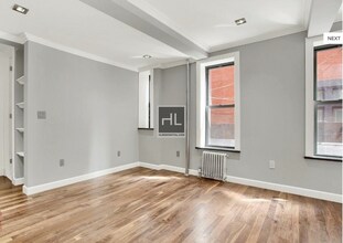 East 105th Street, Unit 10 in New York, NY - Foto de edificio - Building Photo