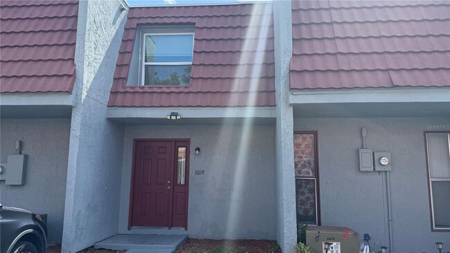 property at 1019 W Sumner St