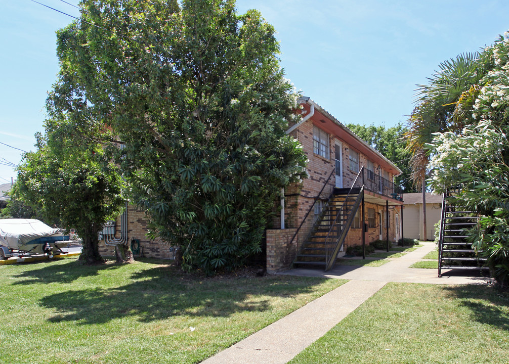 20 Hickory Ave in New Orleans, LA - Building Photo