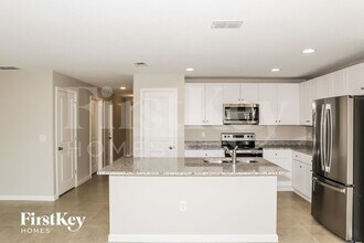 470 Earhart Dr in Davenport, FL - Building Photo - Building Photo