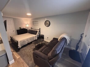 756 Middle St in Bath, ME - Building Photo - Building Photo