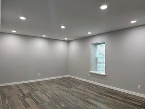 8299 Kingsbrook Rd, Unit 280 in Houston, TX - Foto de edificio - Building Photo