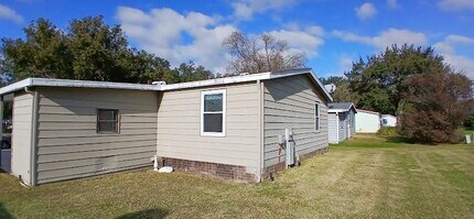1725 Hilton Head Blvd in Lady Lake, FL - Building Photo - Building Photo