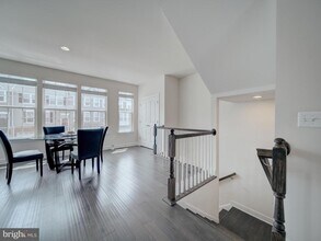 8832 Englewood Farms Dr in Manassas, VA - Building Photo - Building Photo