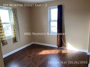 890 McIntyre St E in North Bay, ON - Building Photo - Building Photo
