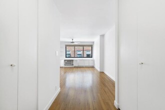 85 8th Ave in New York, NY - Building Photo - Building Photo