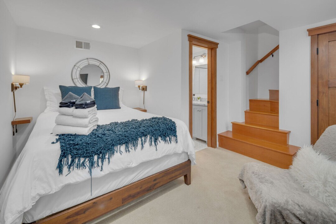 1072 Johnson Ave in San Diego, CA - Building Photo
