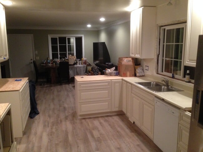 2011 Rockefeller Ln, Unit Front in Redondo Beach, CA - Building Photo - Building Photo