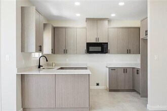 22 Dorado Dr in Alton, TX - Building Photo - Building Photo