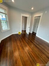31 Raymond Ave in Somerville, MA - Building Photo - Building Photo