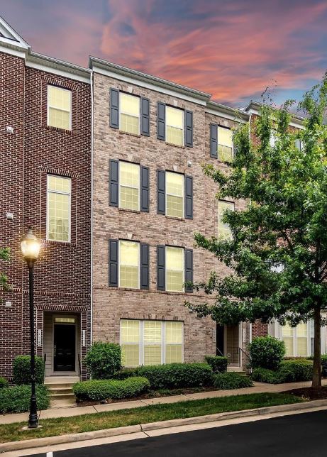 property at 15155 Kentshire Dr