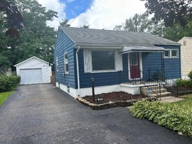 329 Buckeye Ave, Unit 241 in Mansfield, OH - Building Photo