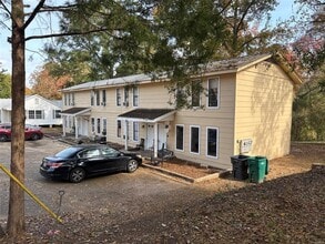 813 Azalea St in Tallassee, AL - Foto de edificio - Building Photo