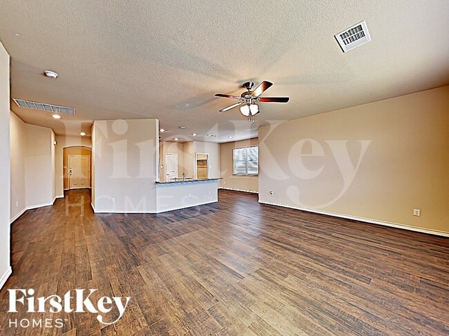 561 Jamestown Ln in Royse City, TX - Building Photo - Building Photo