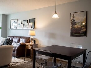 720 3rd Ave NE in Minneapolis, MN - Building Photo - Building Photo