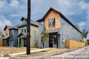 1659 Center St in San Antonio, TX - Building Photo - Building Photo