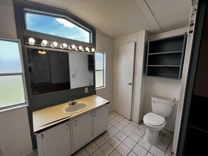 220 Six Pines Rd in San Marcos, TX - Building Photo - Building Photo