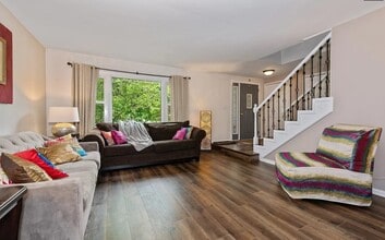 1626 Lois Ann Ln in Naperville, IL - Building Photo - Building Photo