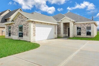 12328 N Chestnut Hls Dr in Cut And Shoot, TX - Building Photo - Building Photo