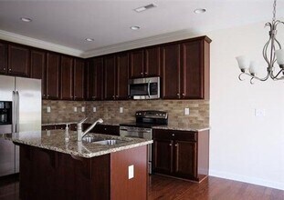 15144 Jade St in Charlotte, NC - Foto de edificio - Building Photo