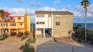 2102 Todville Rd in Seabrook, TX - Building Photo - Building Photo