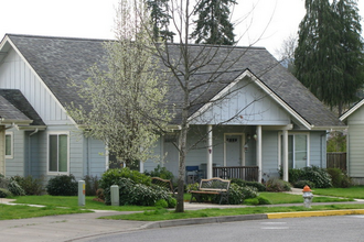 Sunset Corners II in Sweet Home, OR - Building Photo - Building Photo