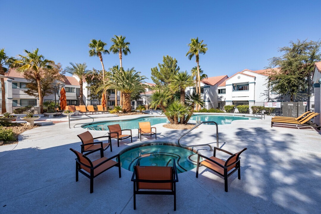 Ascent at Silverado Apartment Homes in Las Vegas, NV - Foto de edificio