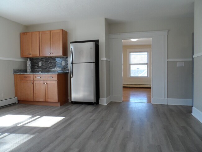 17 Sewall St, Unit 3 in Somerville, MA - Building Photo - Building Photo