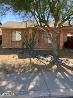 413 E Sequoia Dr in Phoenix, AZ - Foto de edificio