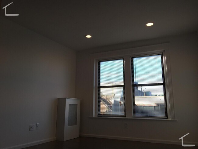 19 Peterborough St, Unit 22 in Boston, MA - Building Photo - Building Photo