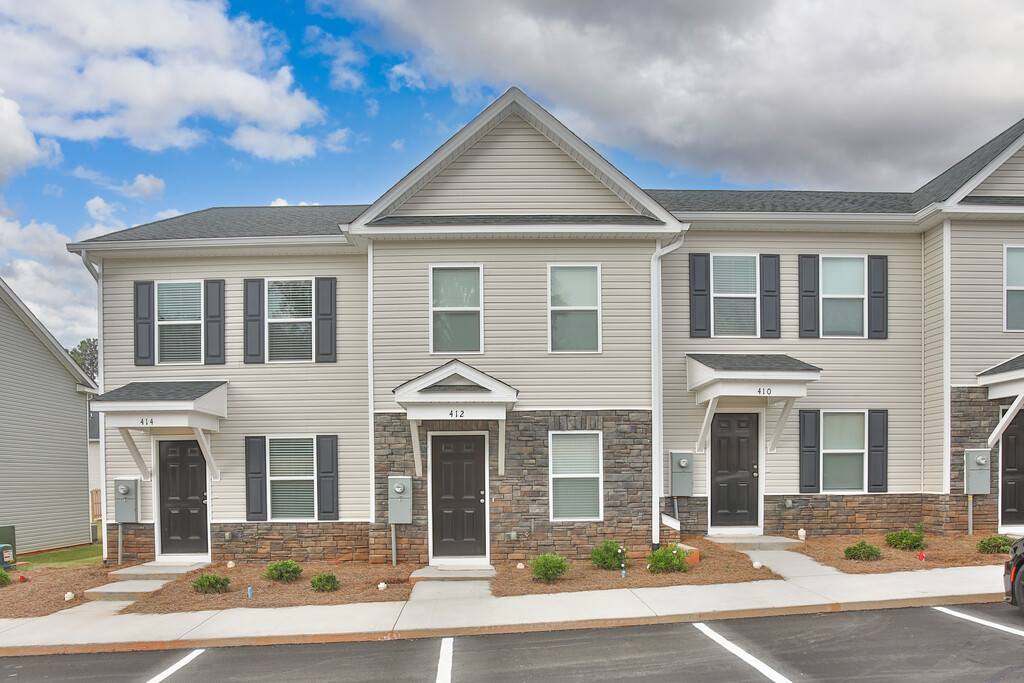 Ponder Place Townhomes in Greenwood, SC