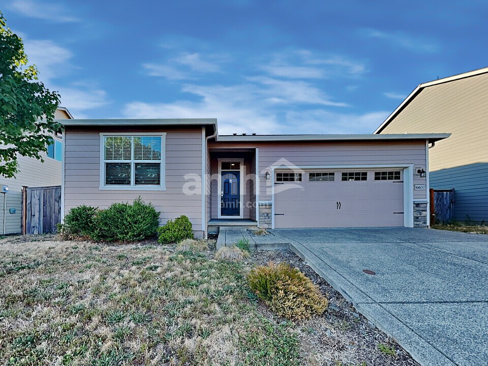 16602 NE 91st St in Vancouver, WA - Building Photo