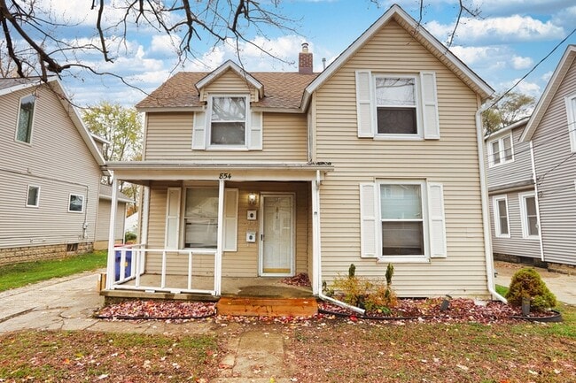 property at 854 Crosby St NW