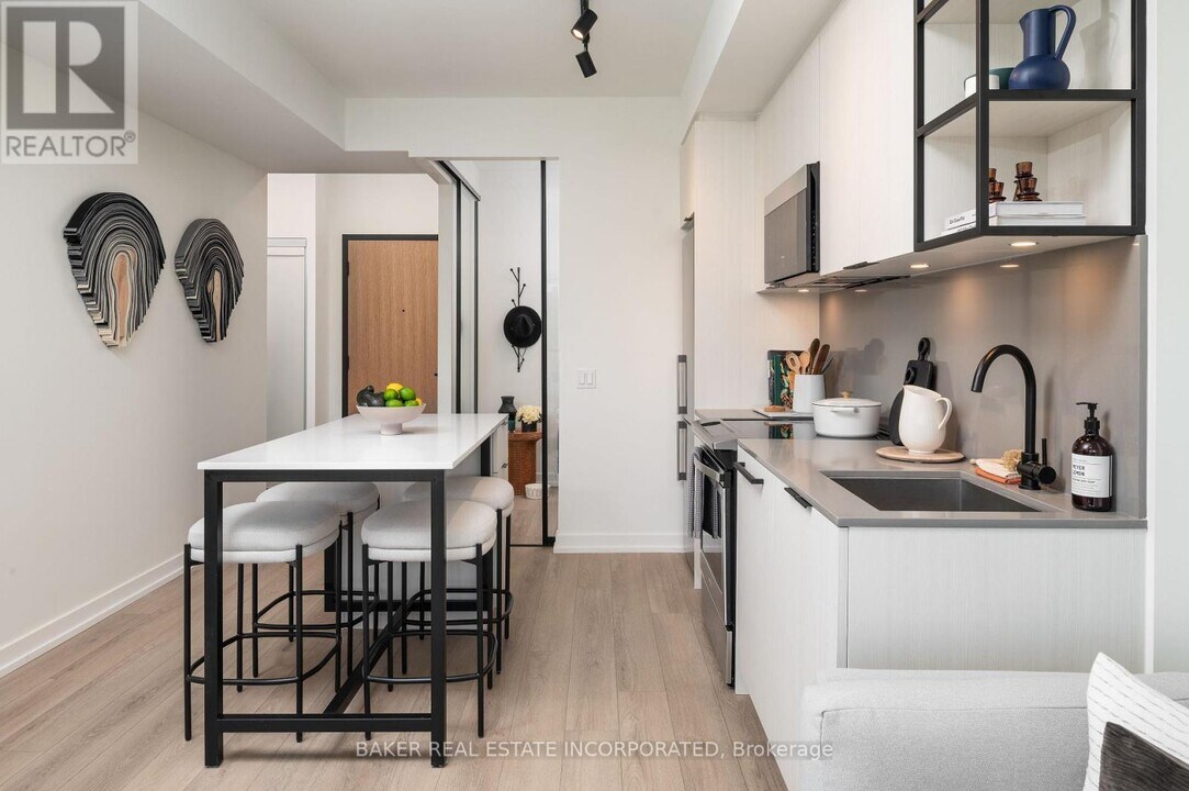 740-740 Dupont St in Toronto, ON - Building Photo