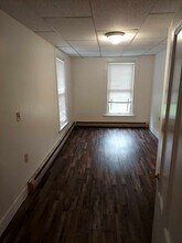 55 Bradbury St, Unit 2 in Old Town, ME - Foto de edificio - Building Photo