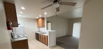 Crestview Apartments in Pittsburg, CA - Building Photo