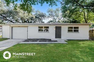 3228 Clifford Sample Dr in Tampa, FL - Building Photo