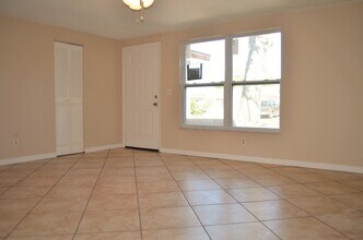 9035 Cochise Ln in Port Richey, FL - Building Photo - Building Photo