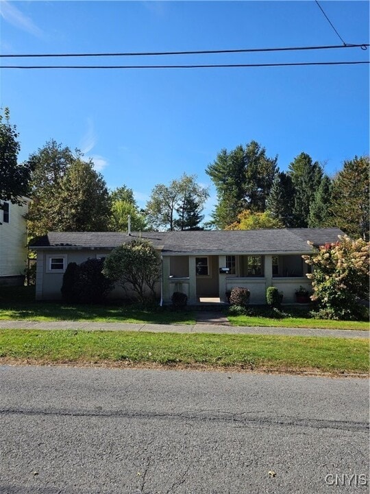 49 N Jefferson St in Carthage, NY - Building Photo