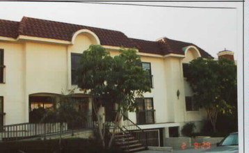 1070 Thompson Ave in Glendale, CA - Building Photo - Building Photo