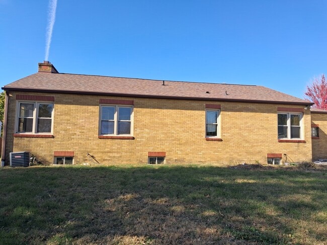 611 Fairview Ave in Muscatine, IA - Building Photo - Building Photo
