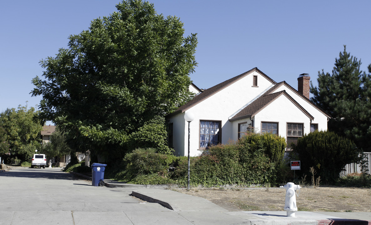 20464-20478 Anita Ave in Castro Valley, CA - Building Photo