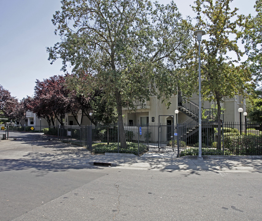 The Montebella in Sacramento, CA - Foto de edificio