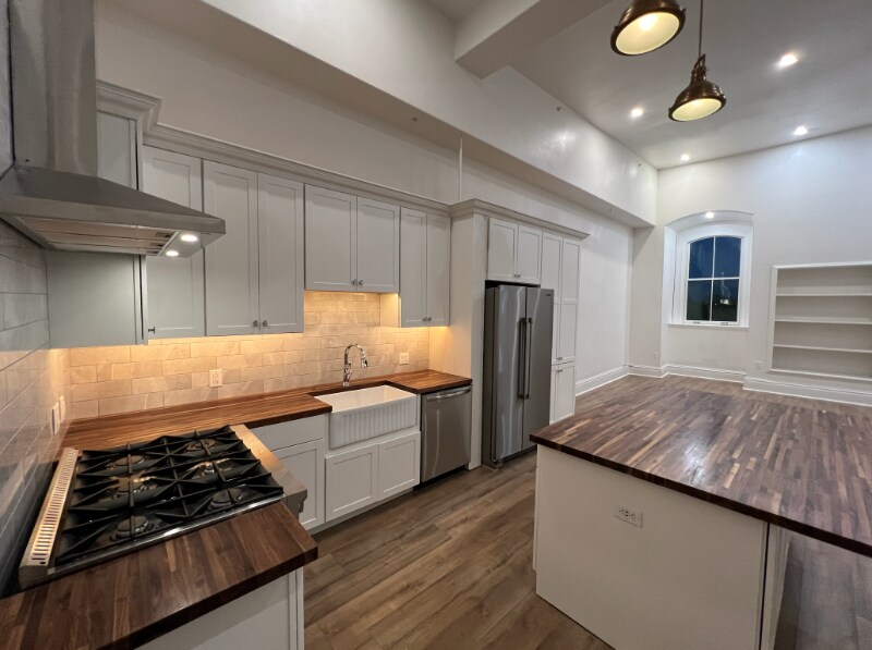 2 Pleasant St, Unit 4C in Brunswick, ME - Building Photo