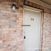 104 8th Ave in Nederland, TX - Building Photo