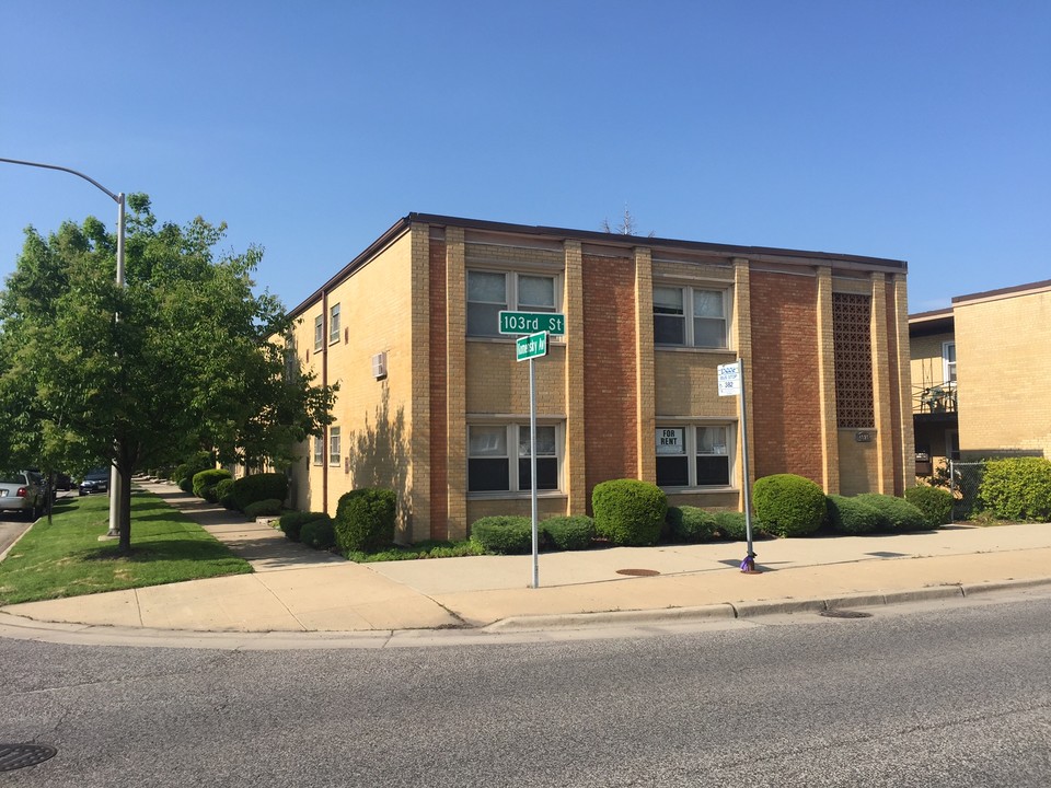 4014-4020 W 103rd St in Oak Lawn, IL - Building Photo