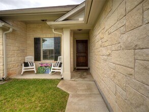 219 Valley Oaks Loop in Georgetown, TX - Building Photo - Building Photo