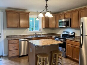 96 Green Farm Rd in New Ipswich, NH - Building Photo - Building Photo