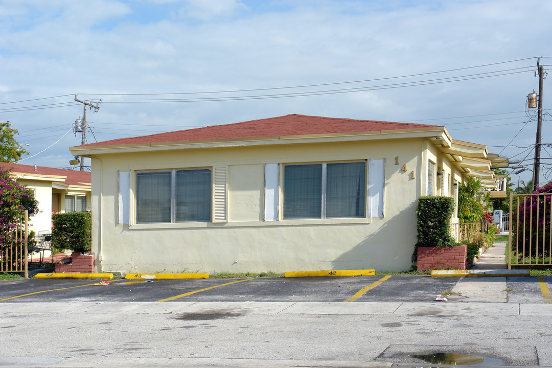 141 W 7th St in Hialeah, FL - Building Photo